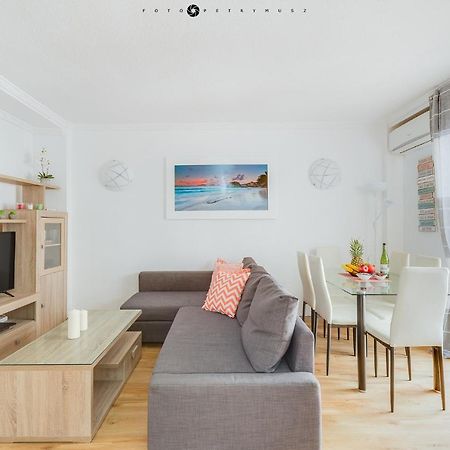 Apartment With Pool & Balcony Less Than 10Min Walk To La Mata Beach! Torrevieja Ngoại thất bức ảnh